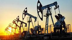 أسعار النفط تسجل أكبر زيادة يومية في عام بعد مفاجأة "أوبك+"