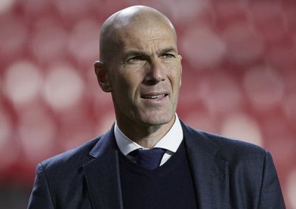 زيدان يضع ريال مدريد خيارا بعد قرار العودة للتدريب