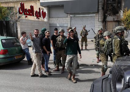 إصابات خلال اعتداءات للاحتلال ومستوطنيه على أهالي بلدة صوريف