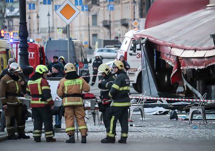 قتيل و25 مصابا بانفجار عبوة ناسفة في مقهى وسط سان بطرسبورغ