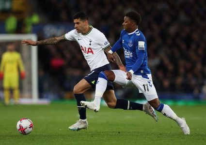 إيفرتون يحرم توتنهام من فوز ثمين