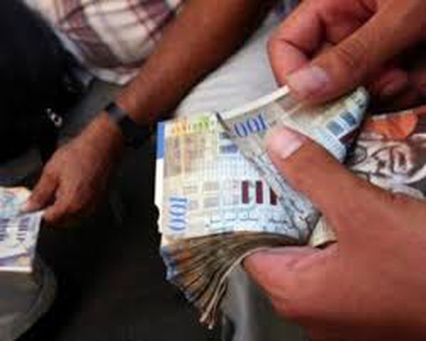 المالية: راتب شهر آذار يوم غد الأربعاء كاملا
