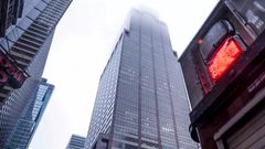 نجاة رجل بأعجوبة سقط من الطابق الـ19