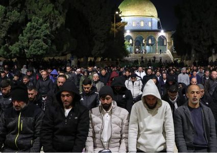 20 ألف مصل يؤدون العشاء والتراويح في المسجد الأقصى المبارك