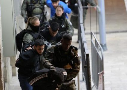 سلطات الاحتلال تفرج عن 379 من معتقلي المسجد الأقصى