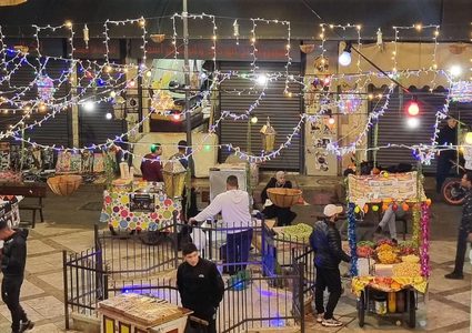 أجواء باب الساحة في البلدة القديمة نابلس في اليوم الرابع من شهر  رمضان المبارك.