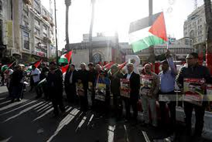 رام الله: وقفة منددة بالعدوان على المسجد الأقصى ودعما للأسرى المرضى