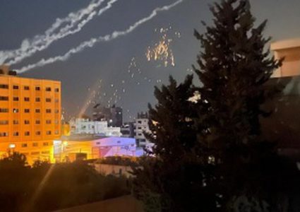 غزة :  أضرار بمشفى للاطفال ومنازل بحي التفاح