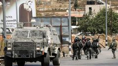 الاحتلال يقتحم وادي الباصات ويستولب على كميرات مراقبة