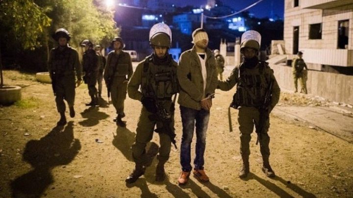قوات الاحتلال تعتقل فتى من أريحا على حاجز عسكري شرق رام الله