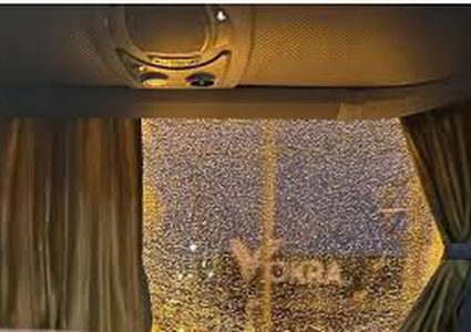 مشجعو فريق أرجنتيني يقذفون حافلة فريقهم بالخطأ