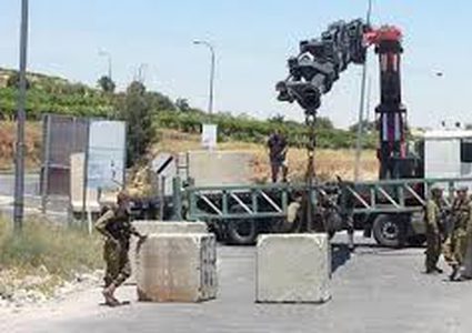 قوات الاحتلال تغلق طرقا في مناطق عديدة من الأغوار