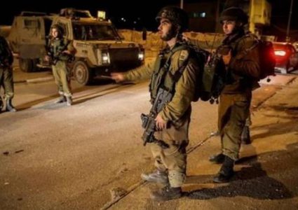 الاحتلال يغلق الحواجز العسكرية المحيطة بمدينة نابلس