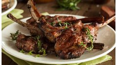 " ريش اللحم المشوي"