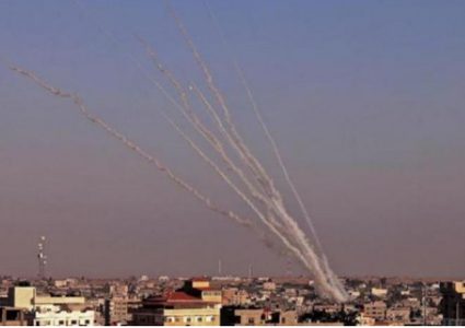 يديعوت: إيران تفتح جبهات من غزة والضفة ولبنان وسوريا