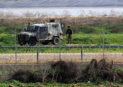 الاحتلال يستهدف الشبان على الحدود الشرقية لغزة