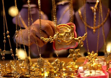 إصابة مواطن وسرقة 8 كغم ذهب بسطو مسلح في الظاهرية