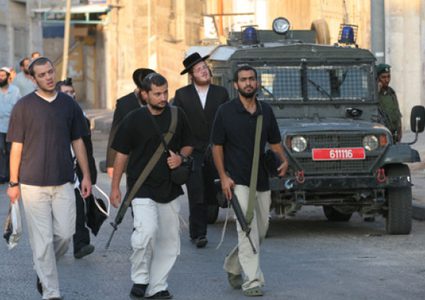 مستوطنون يقتحمون وسط مدينة الخليل ومتنزه بلدية يطا