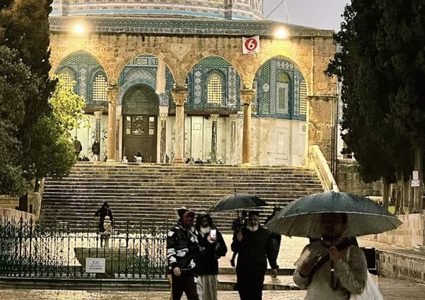 الأجواء الماطرة في المسجد الأقصى.