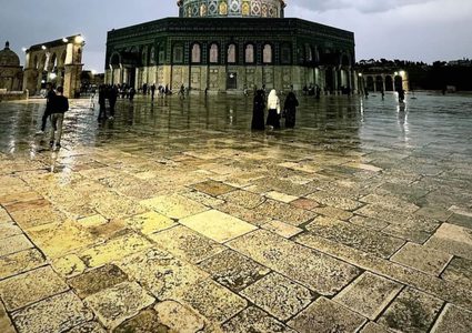 الأجواء الماطرة في المسجد الأقصى.