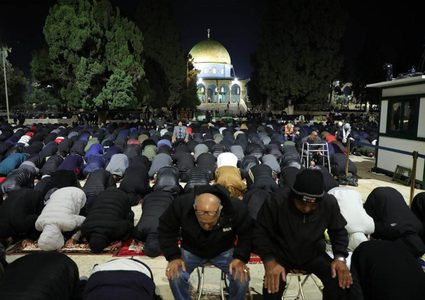 20 ألف مصلٍ أدوا العشاء والتراويح في المسجد الأقصى