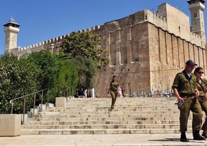 بذريعة الأعياد اليهودية: الاحتلال يغلق الحرم الإبراهيمي ليومين