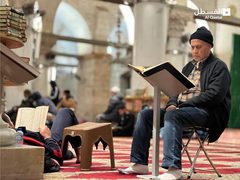 مئات الأهالي يشرعون بالاعتكاف في المسجد الأقصى في العشر الأواخر من رمضان