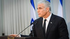 لبيد: الكونغرس والمنظمات اليهودية في أميركا قلقون من “الانقلاب” في إسرائيل