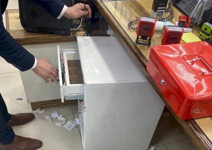 الشرطة: سطو مسلح على أحد البنوك في الخليل