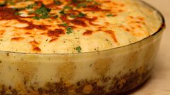 صينية البطاطس باللحم المفروم سهلة وسريعة