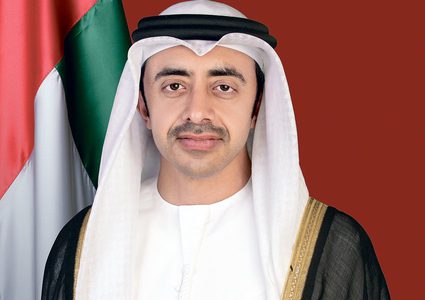 عبد الله بن زايد يرحب بعودة العلاقات بين البحرين وقطر