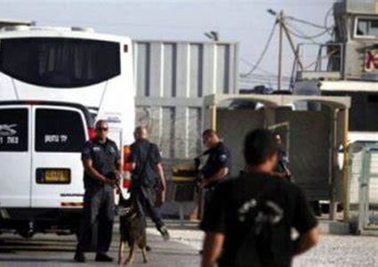 نقل الأسير محمد الخطيب لمستشفى "سوروكا" بعد تدهور وضعه الصحي