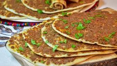 صفيحة باللحم او لحم بعجين