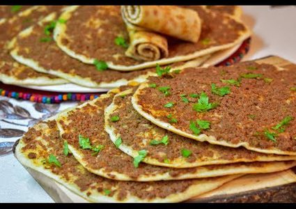 صفيحة باللحم او لحم بعجين