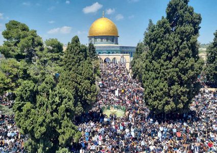 250 ألفا يؤدون صلاة الجمعة الرابعة من شهر رمضان في المسجد الأقصى