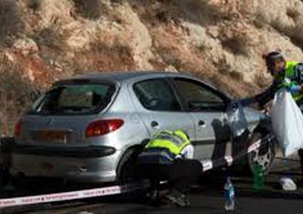 إصابة مواطن بعد رشق مستوطنين مركبته جنوب بيت لحم