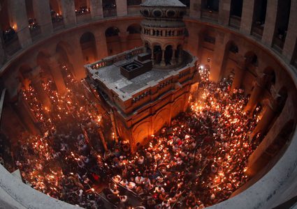 الكنائس المسيحية الشرقية في بيت لحم تحتفل بسبت "النور"