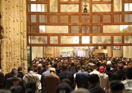 70 ألف مصلٍ يؤدون التراويح في المسجد الأقصى