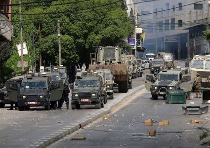 الاحتلال يُهدّد بمواصلة الهجمات على جميع الجبهات