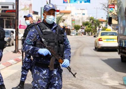 سطو مسلح في أريحا والشرطة تقبض على مشتبه بهما