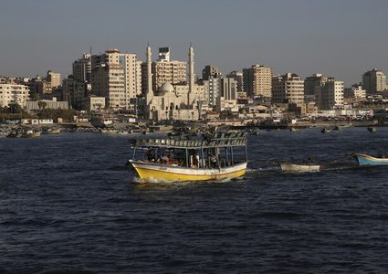 اعتقال 4 صيادين بعد اطلاق النار على قواربهم ببحر رفح