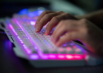 إعلام عبري: مجموعة "هاكرز" إندونيسية اخترقت مواقع وزارات إسرائيلية