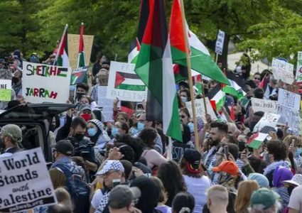 مظاهرة أمام القنصلية الإسرائيلية في هيوستن الأميركية تنديداً باعتداءات الاحتلال