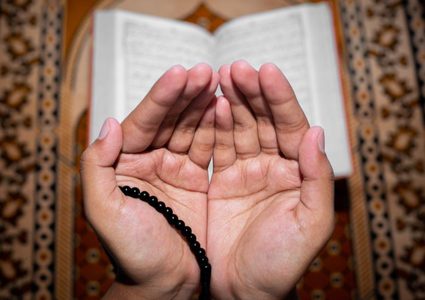 دعاء يوم 27 رمضان.. ليلة القدر تبدأ من بعد المغرب حتى مطلع الفجر