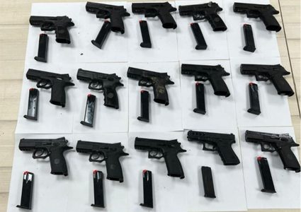 جيش الاحتلال  يحبط تهريب 15 مسدسا