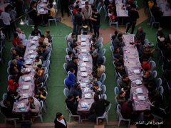 إفطار جماعي نظمه أهالي المنطقة الشرقية في خان يونس جنوبي قطاع غزة