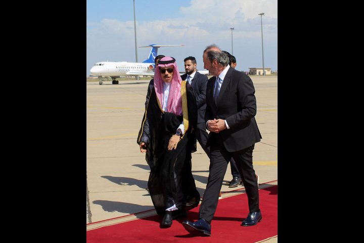 وزير الخارجية السعودي يصل سوريا