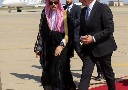 وزير الخارجية السعودي يصل سوريا