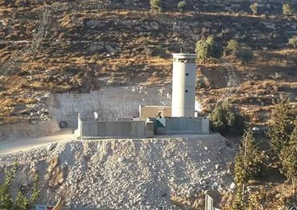 قوات الاحتلال تنصب برجا عسكريا جنوب شرق بيت لحم