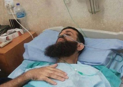 عائلة خضر عدنان: نقل الشيخ لمشفى غير معلوم لتدهور حالته الصحية بشكل خطير